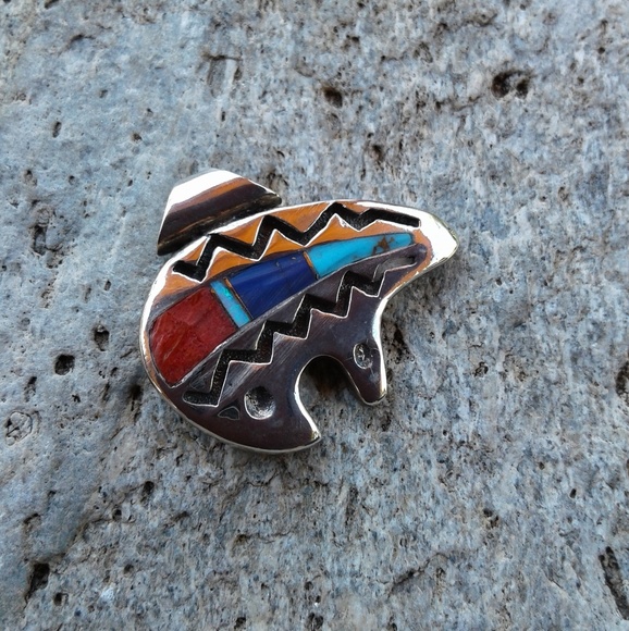 Sterling silver inlaid bear fetish pendant - Picture 2 of 5